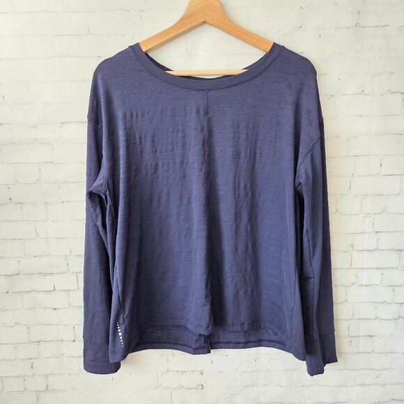 Title Nine Long Sleeve Tee Size L Blue Lightweight Stretch Hiking Gorpcore - Picture 1 of 5